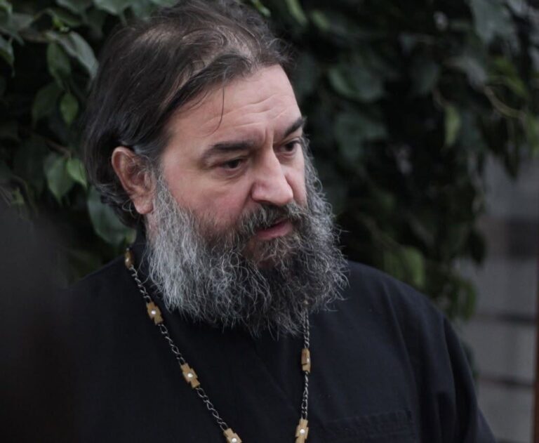 Пола света живи на кредит