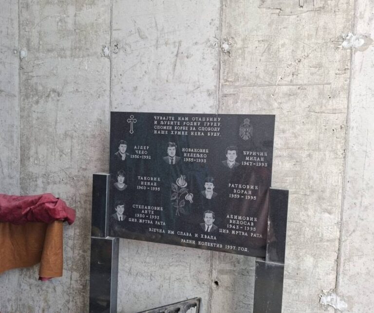 Остали су на вјечној стражи и завршили у магацину међу врећема, мислећи да су им леђа сигурна…