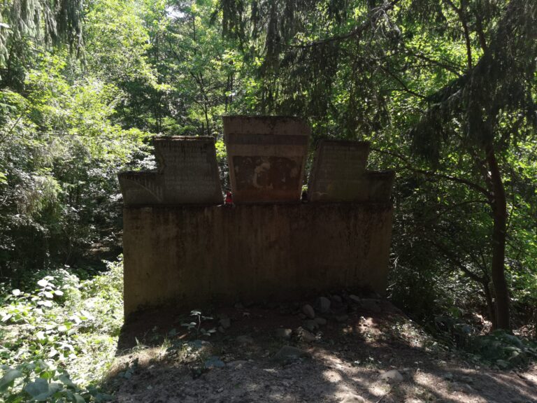 Скандал на Козари, срамота дубичке „Просвјете”! (ФОТО)
