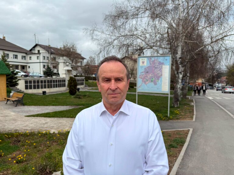 Чупали су и срца српским војницима
