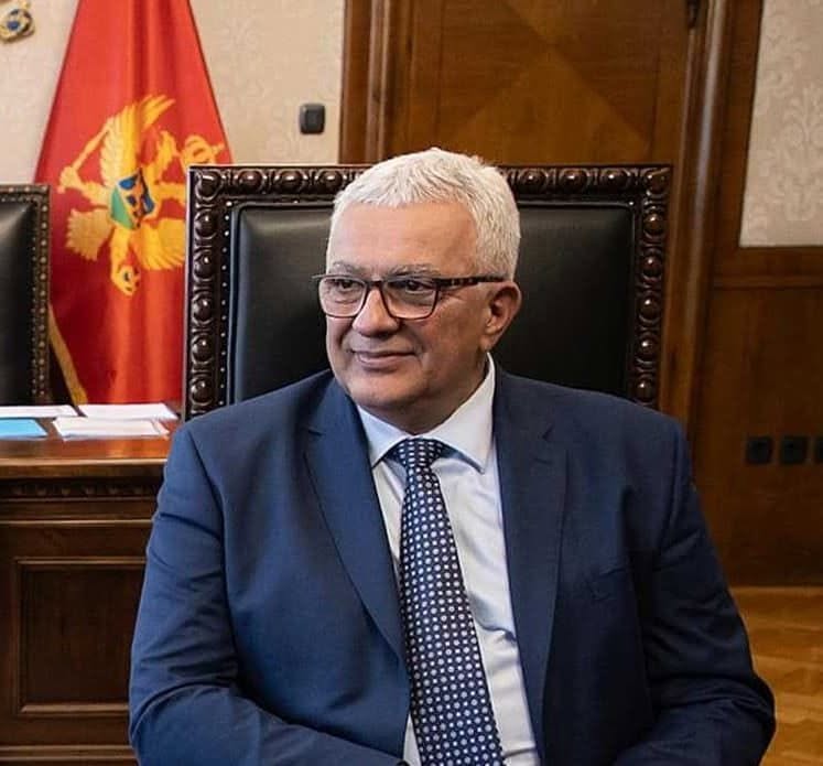 На којем језику је написан „Горски вијенац“?