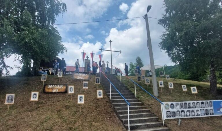 Муслимани из Сребренице први су другом копали јаму