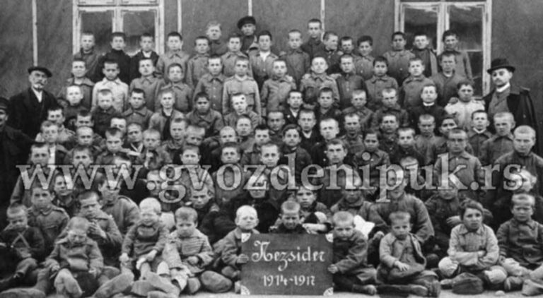 Српска дјеца у логору Нежидер – фотографија која треба да буде на насловним странама српских уџбеника историје