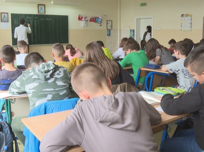 Обустављена настава у основним и средњим школама у Републици Српској