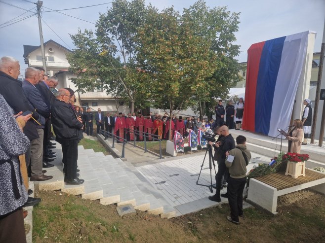 Петрово у знаку Михољдана: Освештано централно спомен-обиљежје погинулим борцима